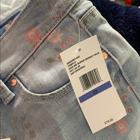 Jeans - Picture 5 of 5